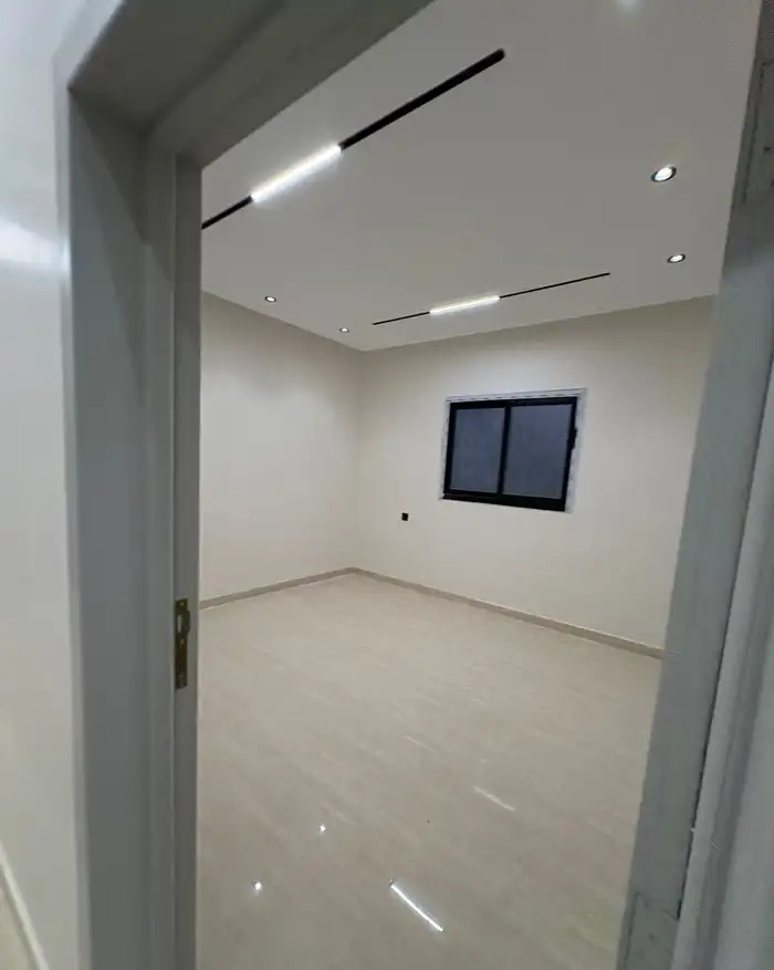 دور علوي للايجار في حي طويق قريب المترو شهري 3600