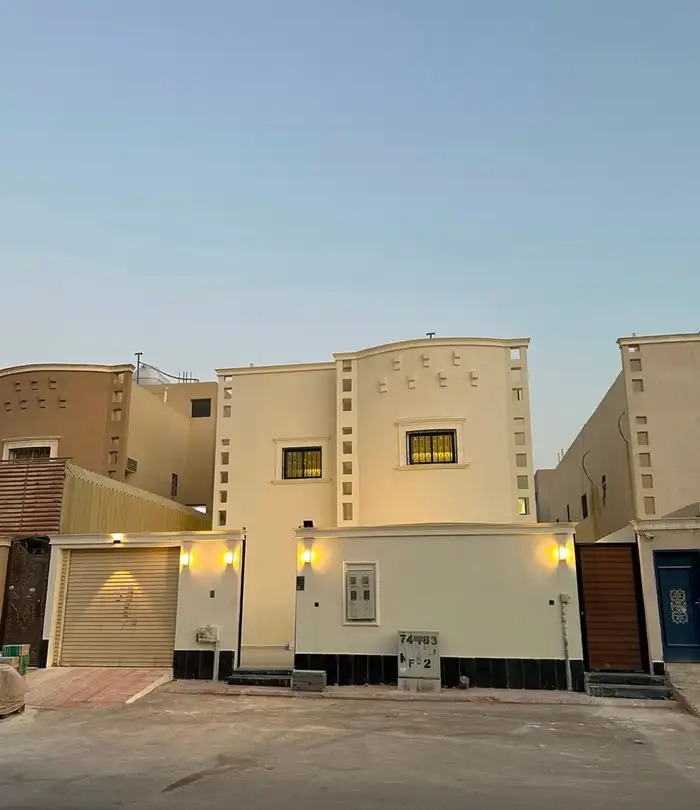 دور علوي مع السطح مساحة الفلة 375 الدار البيضاء