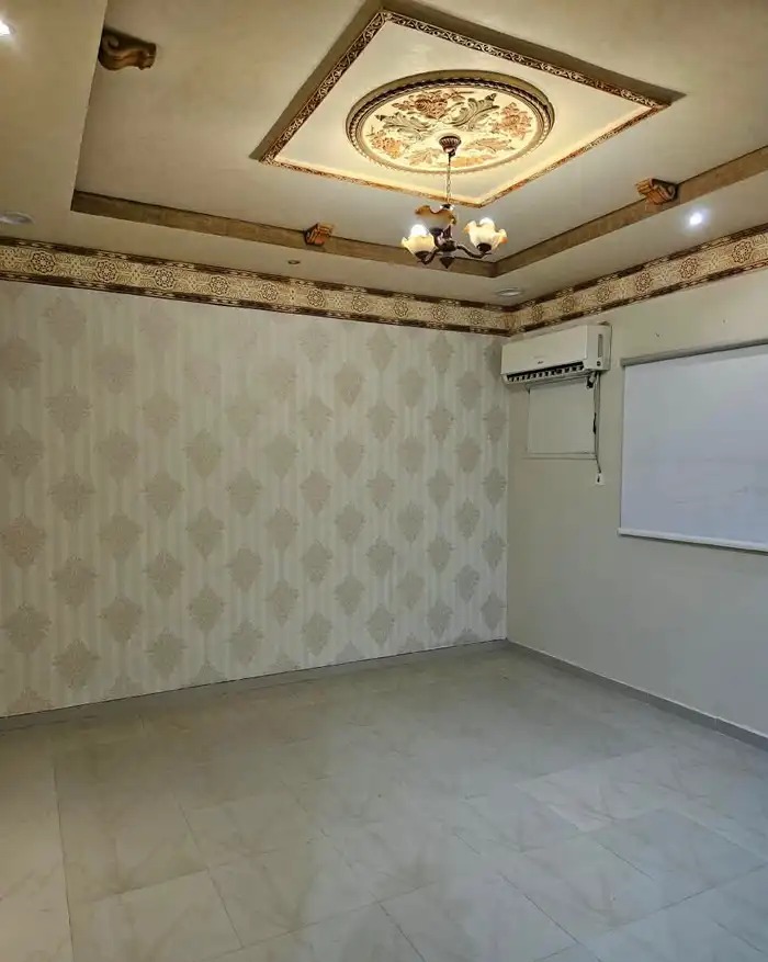 دور في حي إشبيليا مجدد للايجار