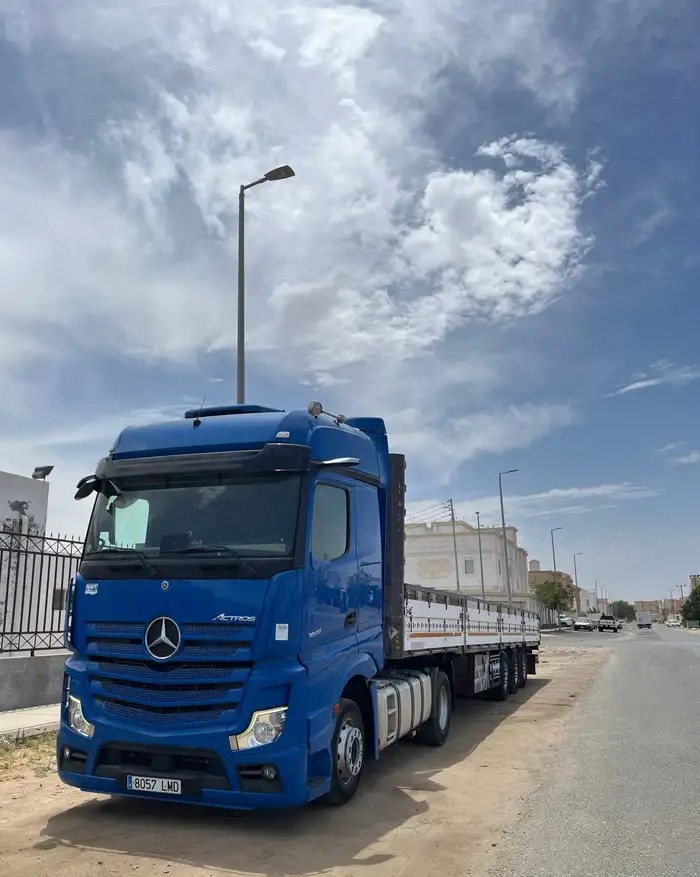 سطحه جوانب اوروبي ثلاث محاور