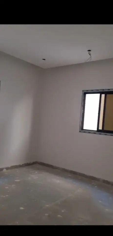 شقه جديده للايجار بالمهديه 3 غرف وصاله بسعر 35 الف