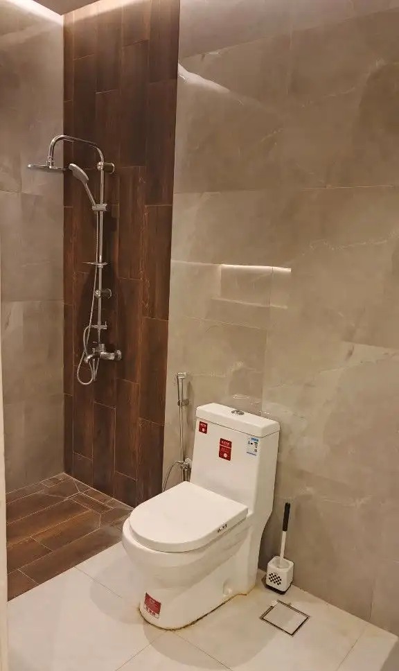 شقه فخمه للايجار شمال الرياض حى حطين