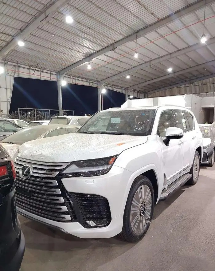 عرض اليوم لكزس LX600BB جديد 2026 وارد سعودي