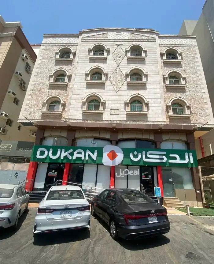 عمارة تجارية بحي السلامة