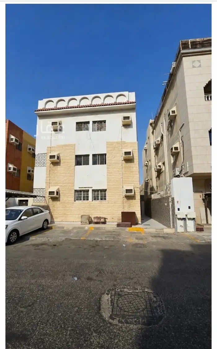 عمارة حي العزيزية بجدة