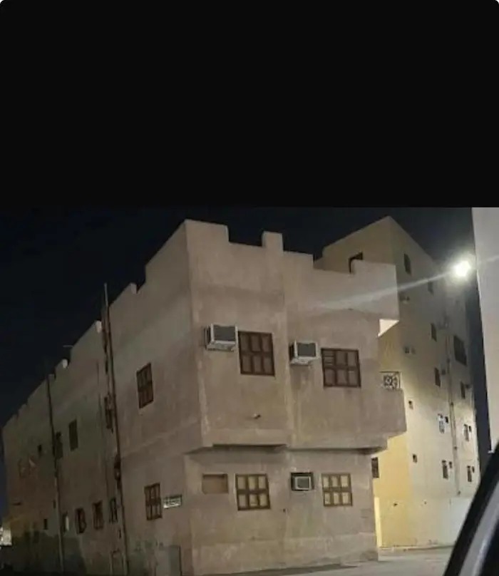 عمارة على شارع الاعمدة مقابل مستشفى الانصار مباشره