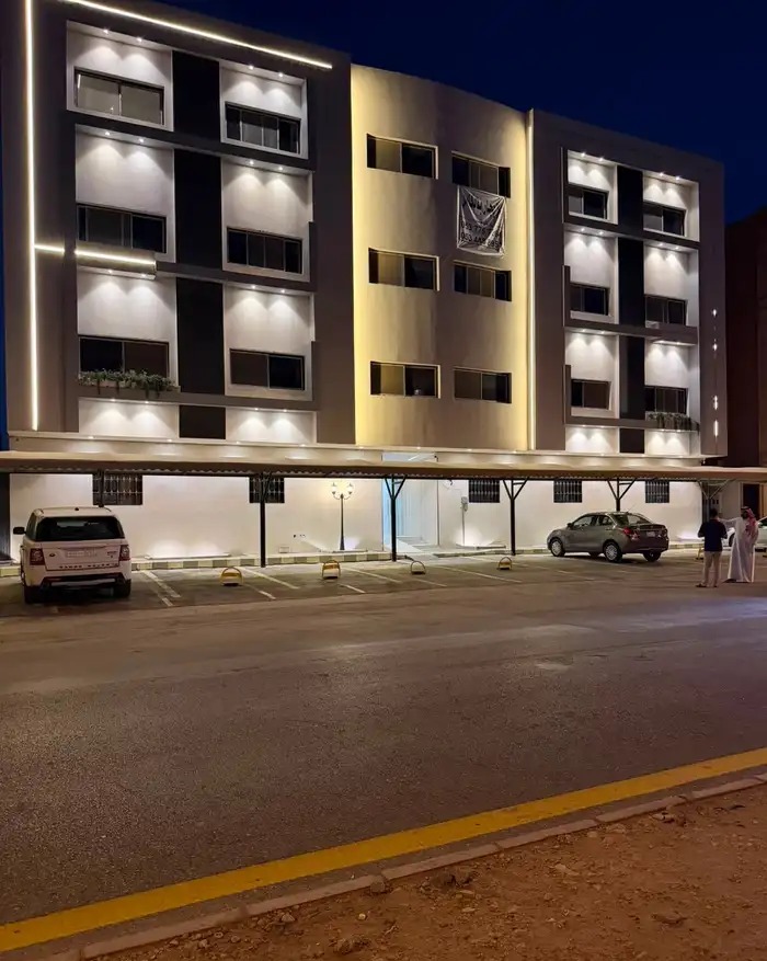 عمارة للإيجار في حي الملقا