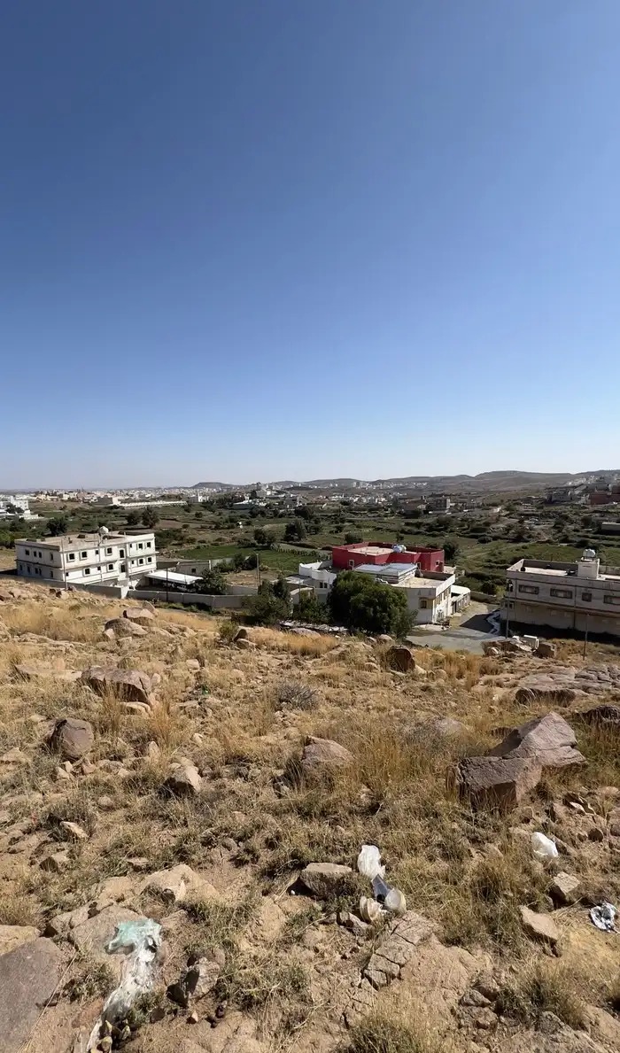 فرصة استثمارية أرض مطلّة في أبها حي النسيم