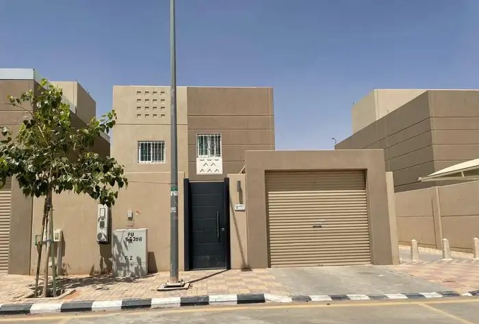فله زاويه مفصوله