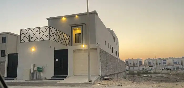 فيلا دورين وشقتين ومصعد في الخبر حي اللؤلؤ
