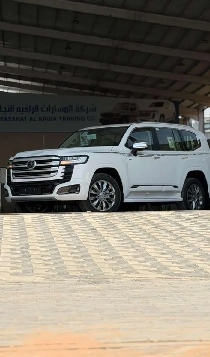 لاند كروزر VX-R هايبرد 2026 فل كامل