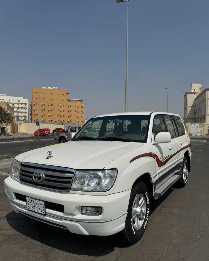 لاندكروزر 2007 في جده