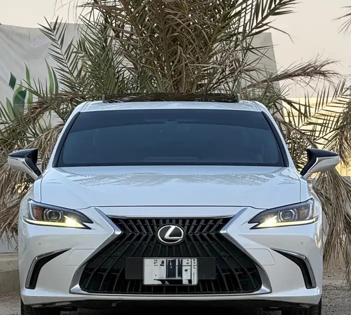 لكزس ES350 2023 عداد(56)الف فقط