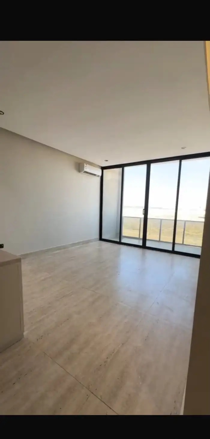 للايجار شقة تصميم مودرن بحي الشعلة بالدمام