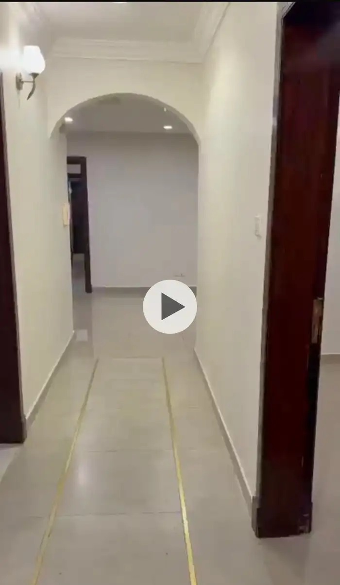 للايجار شقة مكونة من أربع غرف الدمام حي في الرياض