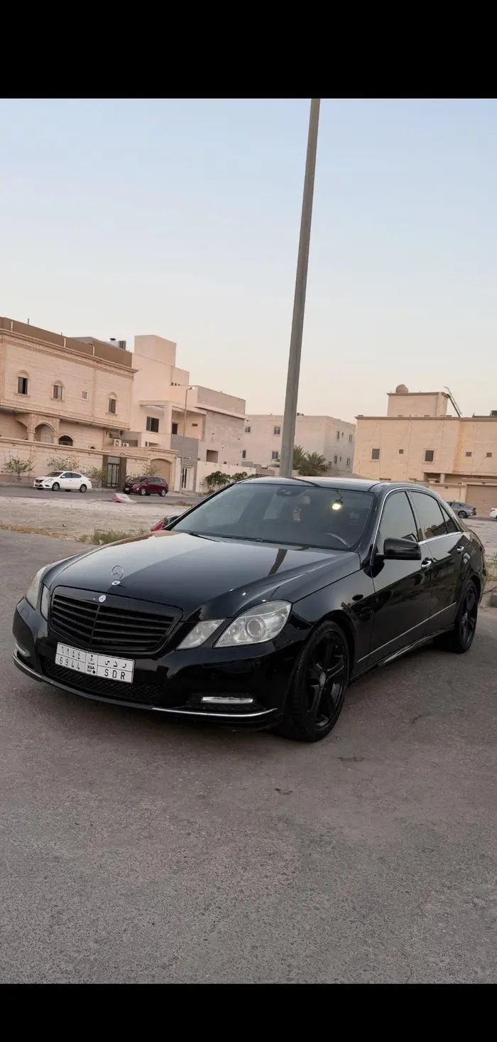 مرسيدس E350 موديل 2011 اسود