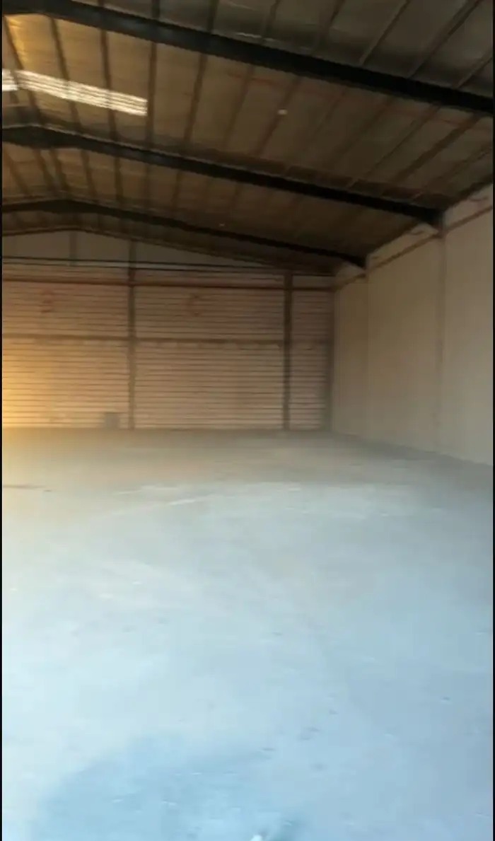 مستودع للايجار 460 م العزيزية