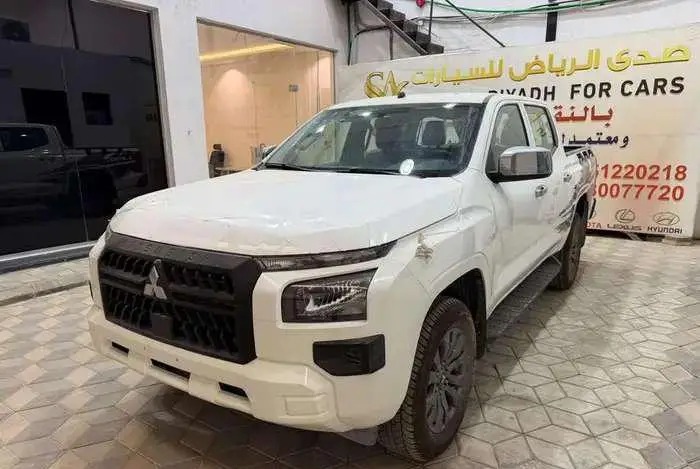 ميتسوبيشي L200 غمارتين دبل قير توماتيك في الرياض
