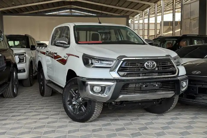 هايلكس غمارتين فل كامل بنزين 2025 بريمي