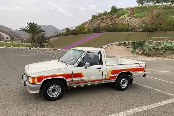 هايلوكس 1988 بلد نظيف مكيف