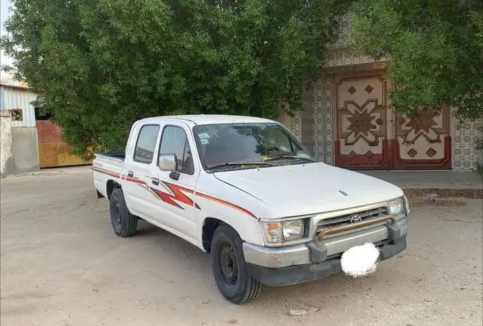 هايلوكس 1999 في الهفوف